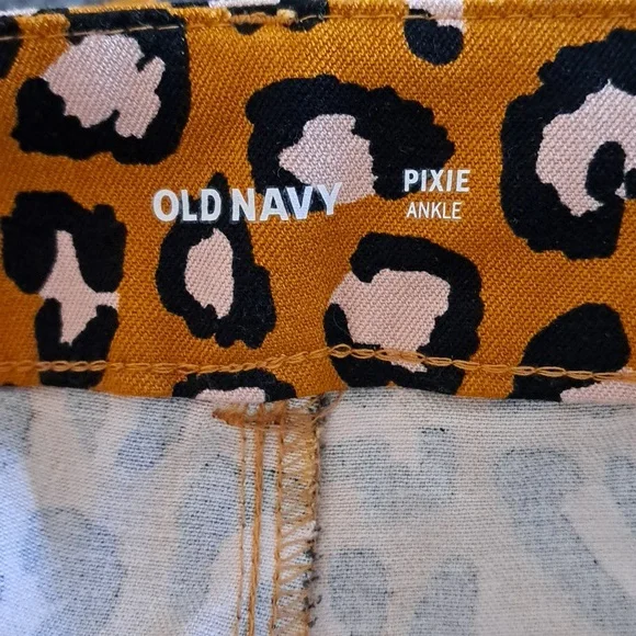 Old Navy Pixie Ankle Pants | Size 16 - Picture 4 of 5